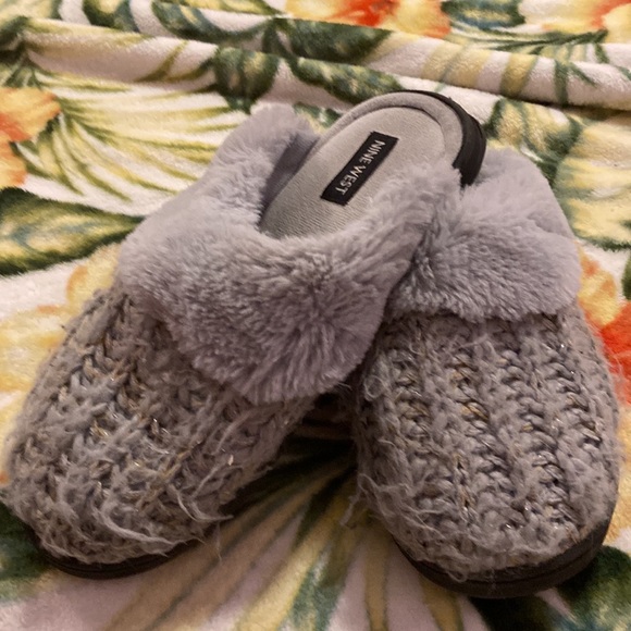 Cozy slippers with knitted faux fur top - Picture 4 of 5